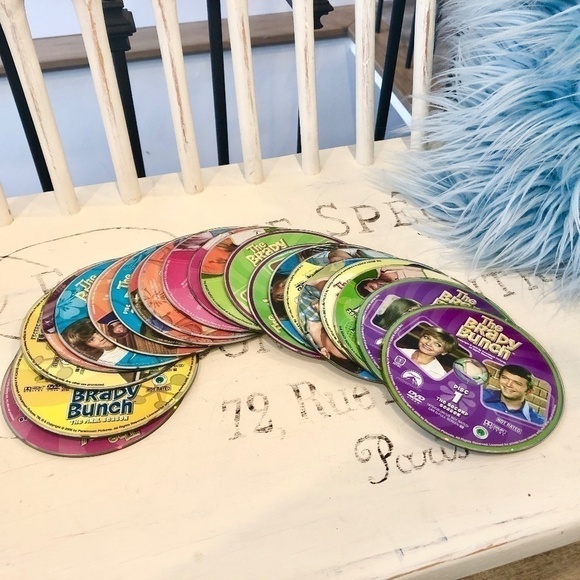 BRADY Bunch, Complete TV Series, From 1969-74, DVD Box, 21 Discs, Good Condition - Picture 2 of 16